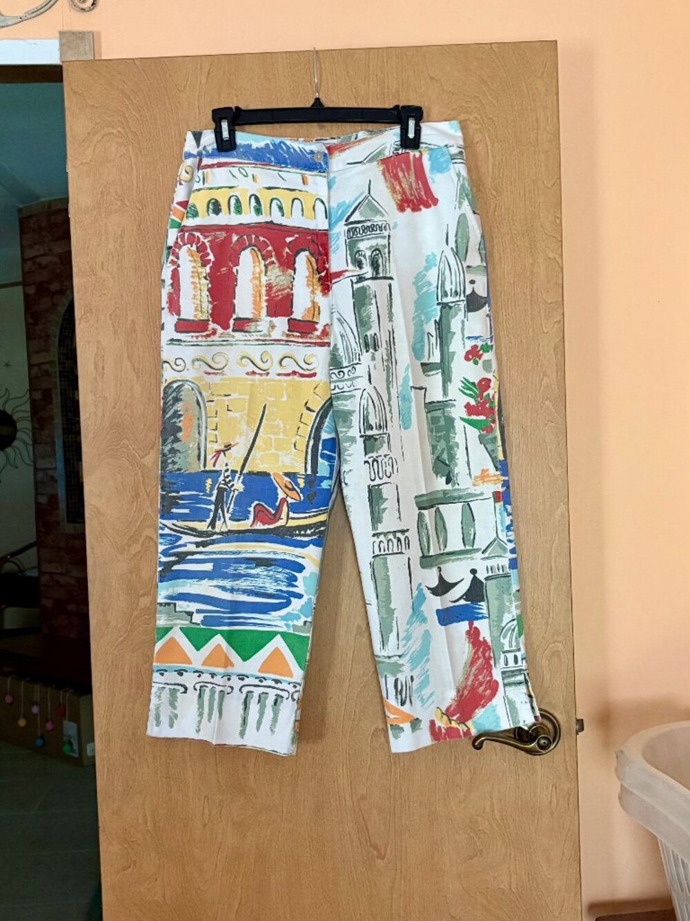 Vintage Chico's Archetectural scene print crops